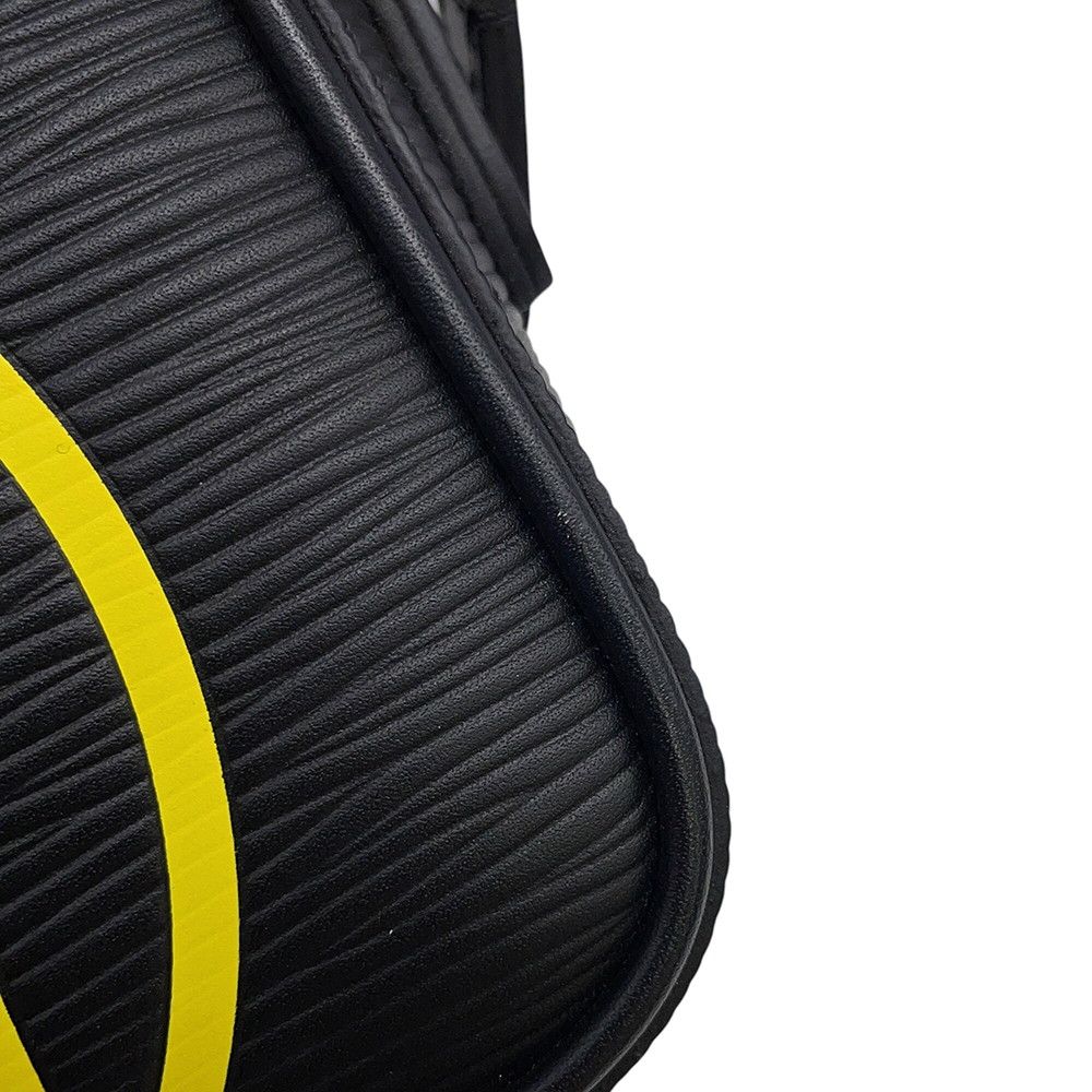 Louis Vuitton Shoulder Bag Epi Danube PM LV Circle Black — view 6