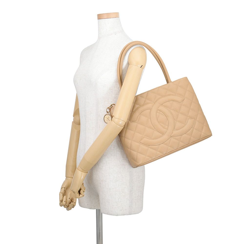 Chanel Tote Bag Reissue CC Logo Quilted Caviar Leather — view 4