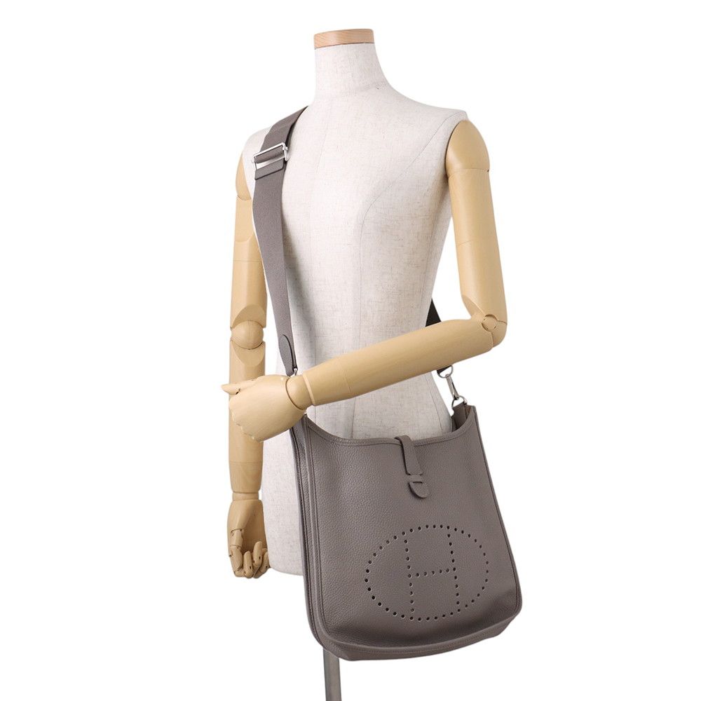 Hermes Shoulder Bag Evelyne 3 PM Grimeyer Silver Taurillon Clemence — view 4