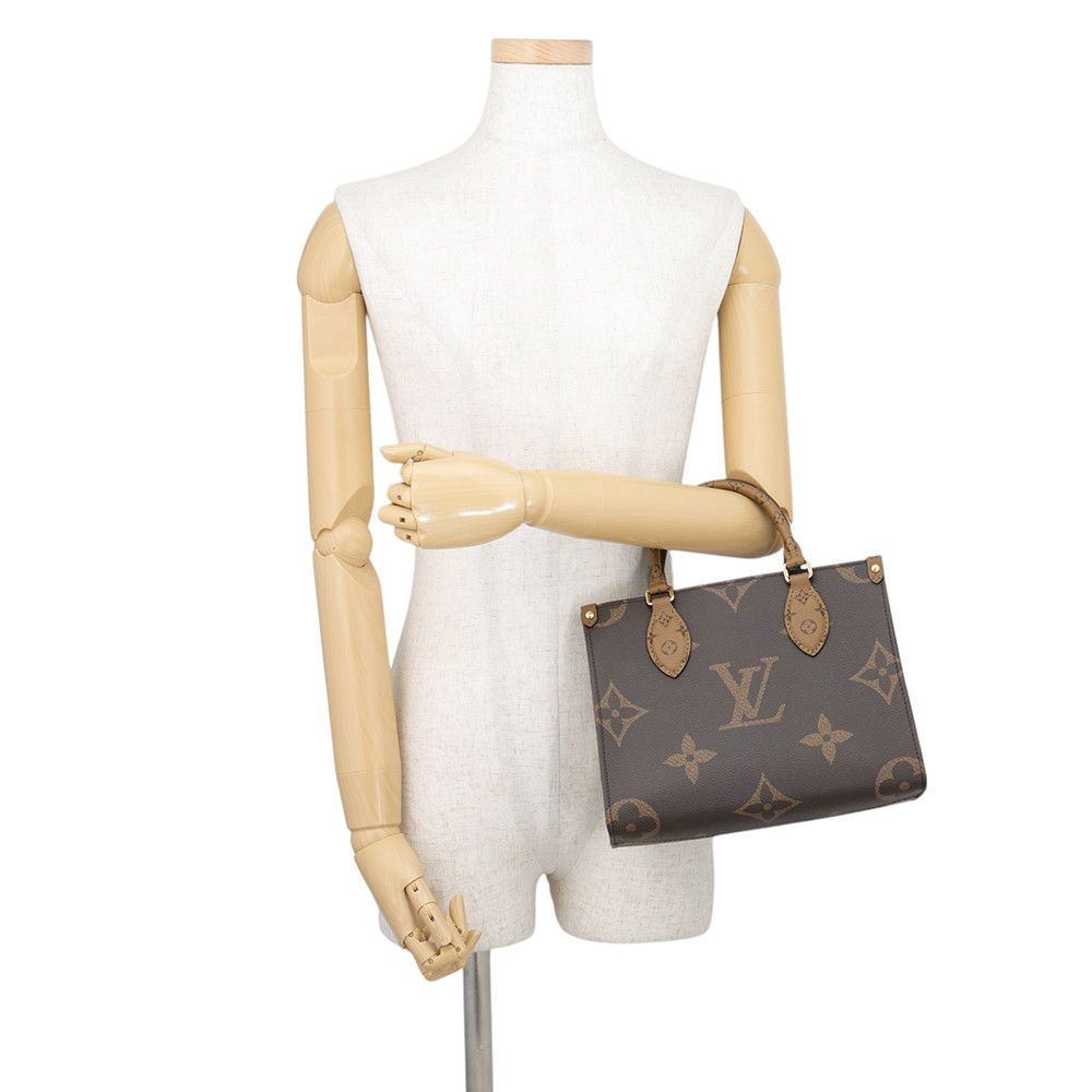 Louis Vuitton Monogram Reverse Giant On The Go PM 2-Way Shoulder Bag — view 4