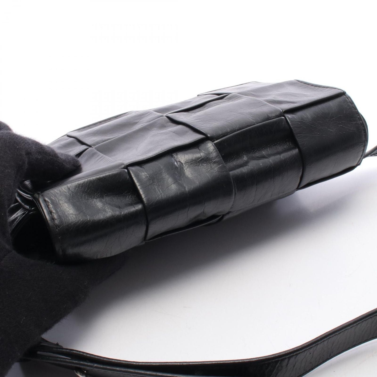 Bottega Veneta Waist Bag Cassette Maxi Intrecciato Black Leather — view 6