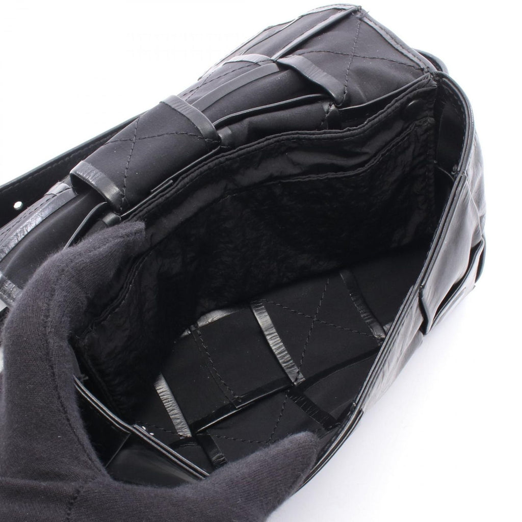 Bottega Veneta Waist Bag Cassette Maxi Intrecciato Black Leather — view 3