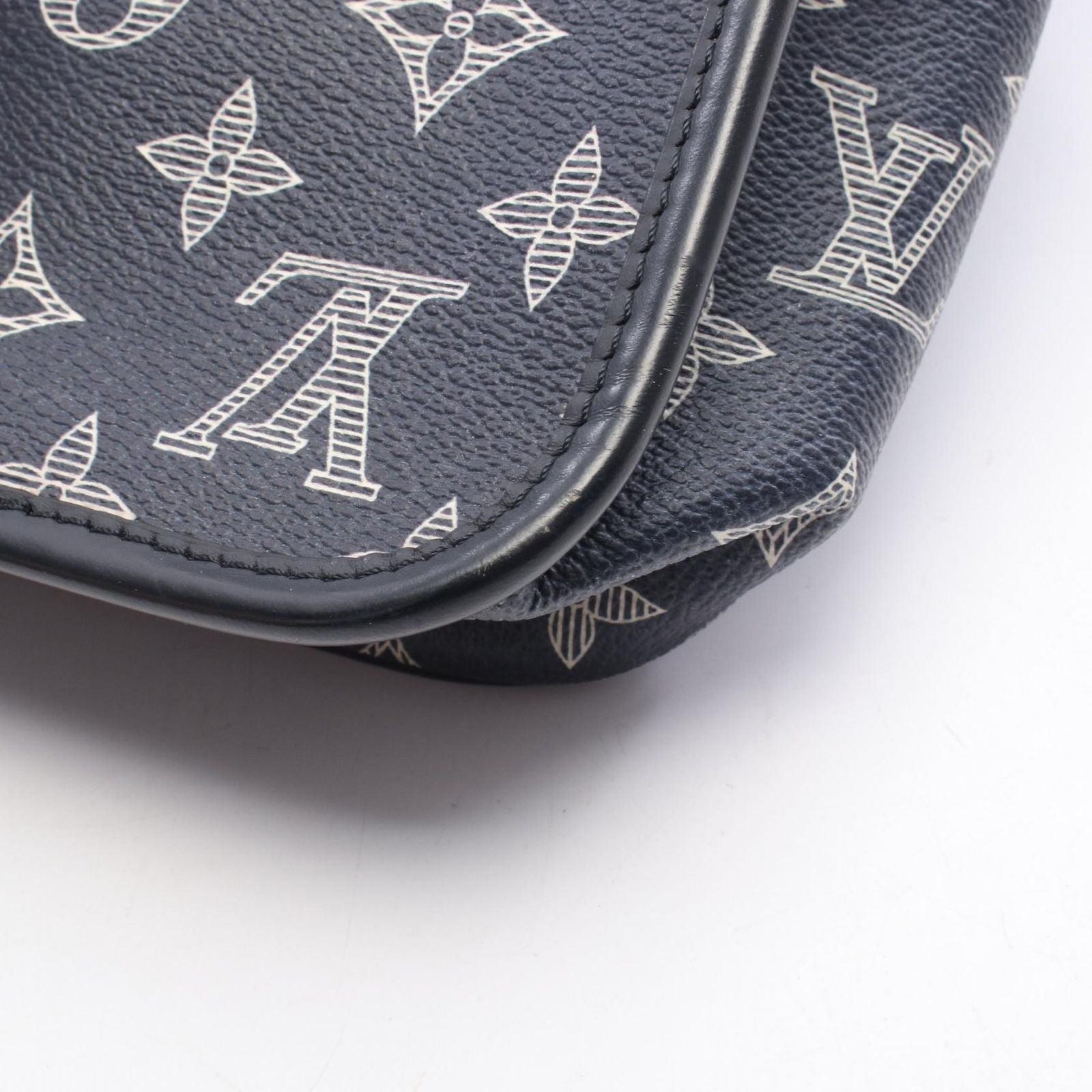 Louis Vuitton Shoulder Bag Messenger BB Navy Canvas Leather — view 7