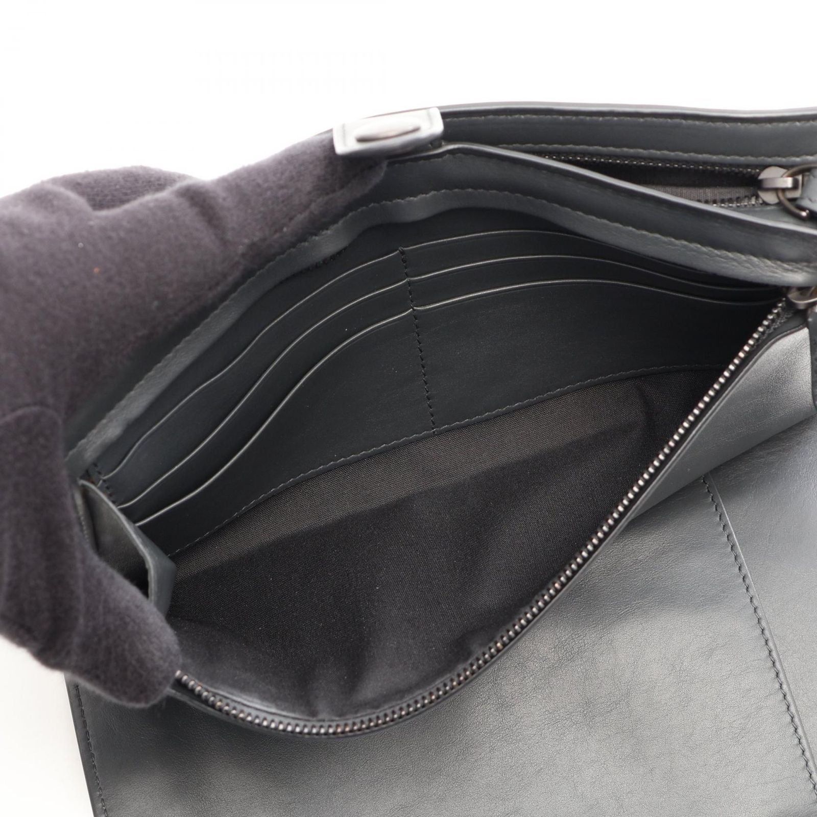 Bottega Veneta Clutch Intrecciato with Hand Strap Leather — view 4