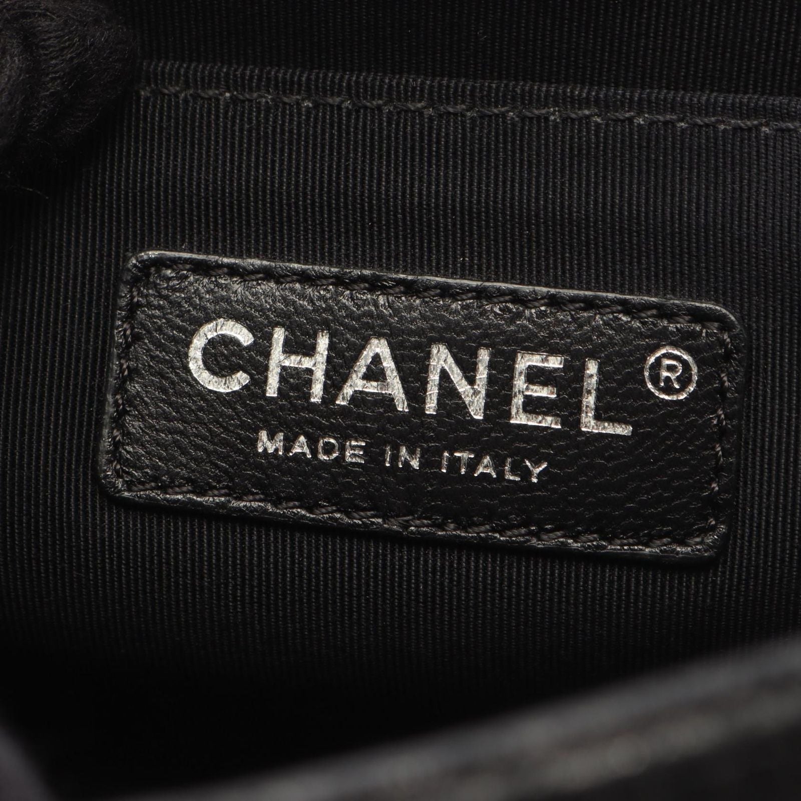 Chanel Shoulder Bag Boy Black Leather Boy Chain — view 4