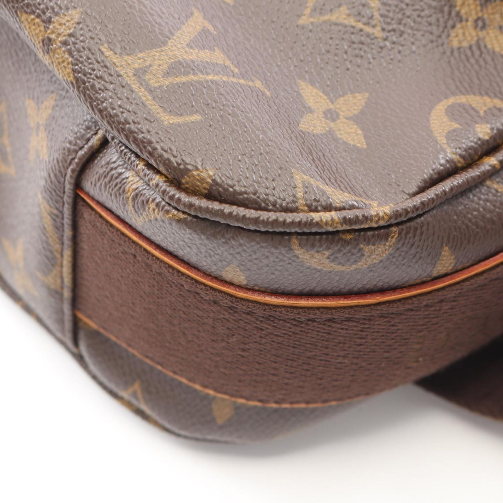 Louis Vuitton Shoulder Bag Messenger Beaubourg MM Canvas — view 6