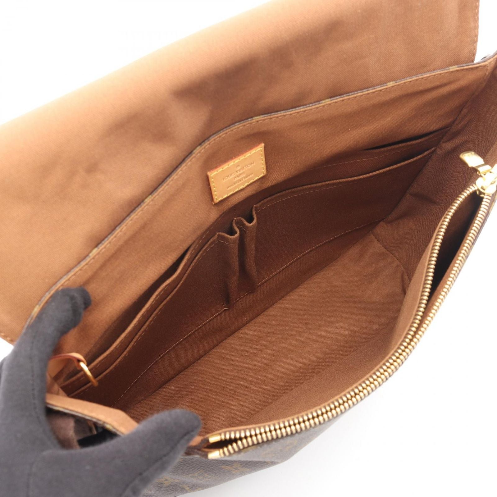 Louis Vuitton Shoulder Bag Messenger Beaubourg MM Canvas — view 3