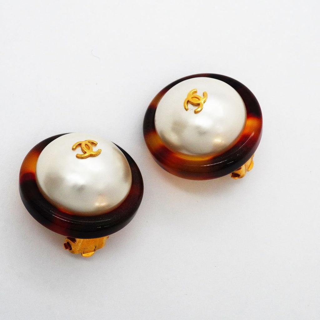 Chanel Earrings Vintage CC Logo Tortoiseshell Pattern Round — view 2