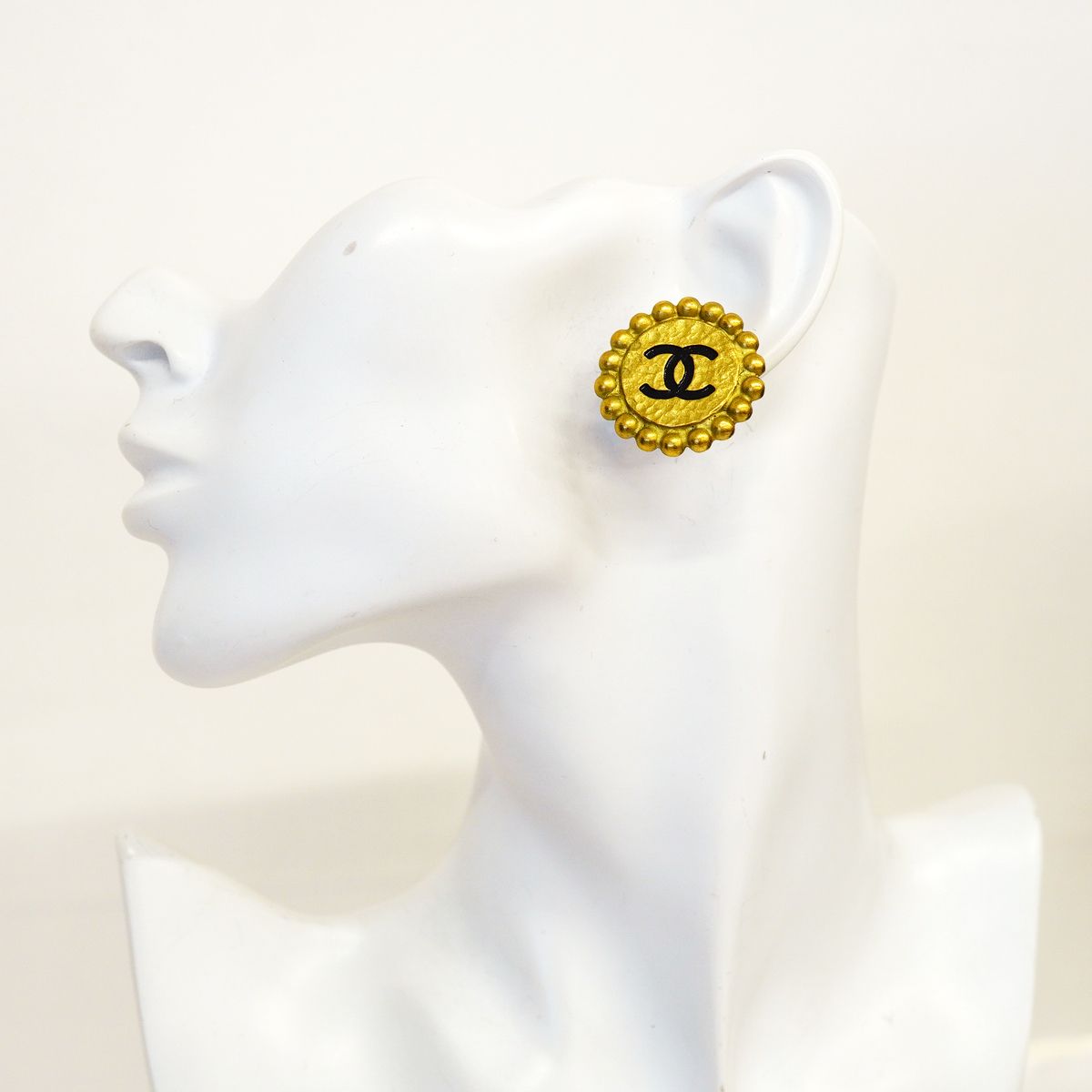 Chanel Earrings Vintage CC Logo Gold Plated — view 5