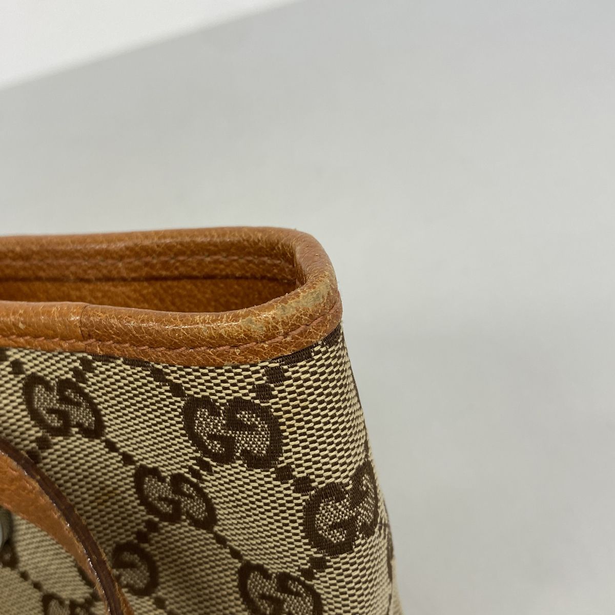 Gucci GG Canvas Beige Silver Handbag — view 6