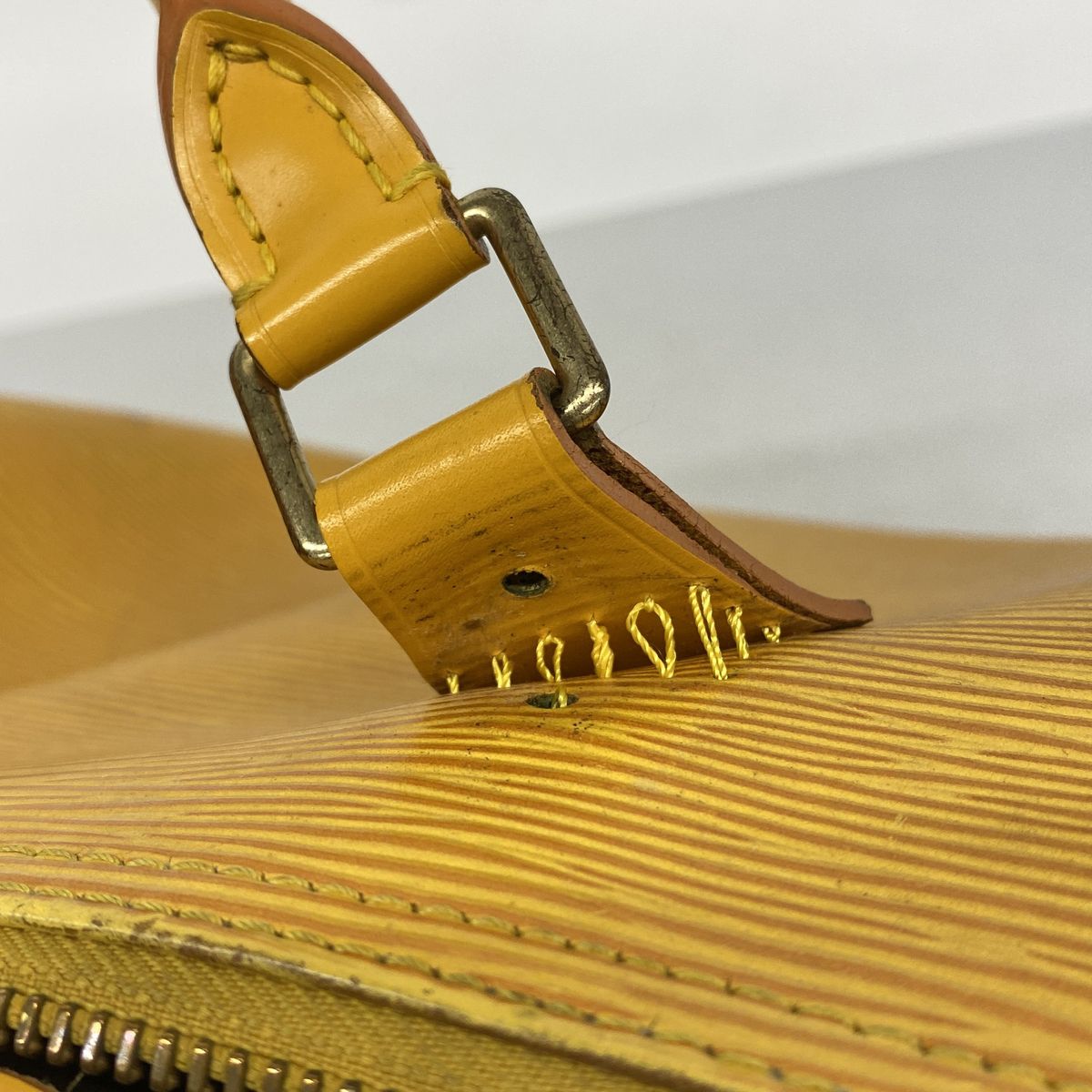 Louis Vuitton Epi Speedy 25 Jaune Handbag — view 8
