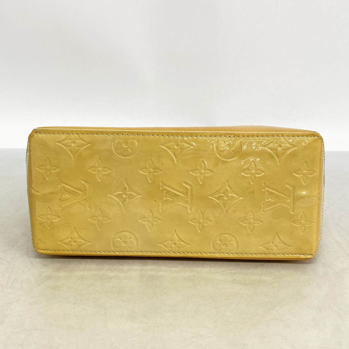 Louis Vuitton Vernis Reed PM Beige Handbag — view 3