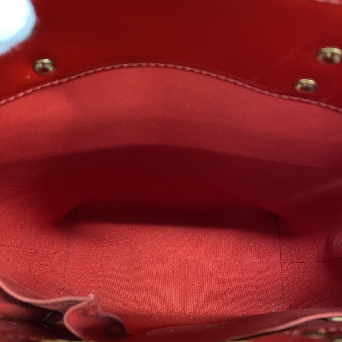 Louis Vuitton Tote Bag Vernis Reed MM Rouge — view 4