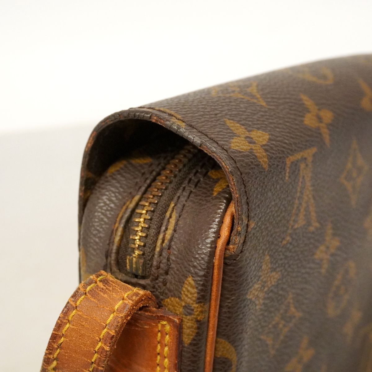 Louis Vuitton Shoulder Bag Monogram Saint Germain 24 Brown — view 8