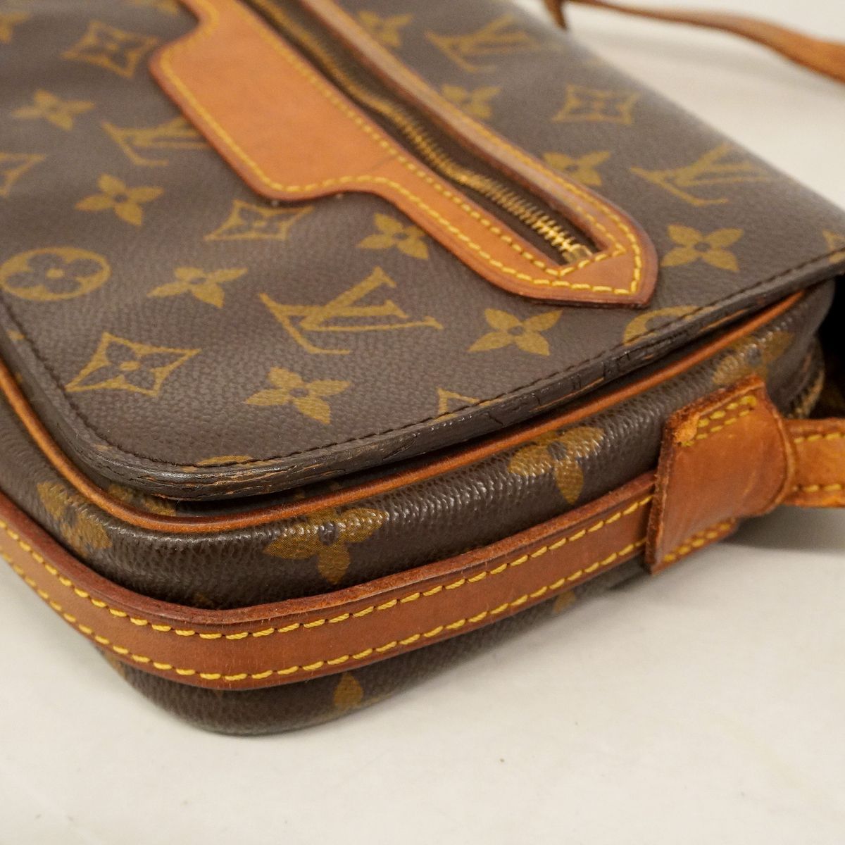 Louis Vuitton Shoulder Bag Monogram Saint Germain 24 Brown — view 6