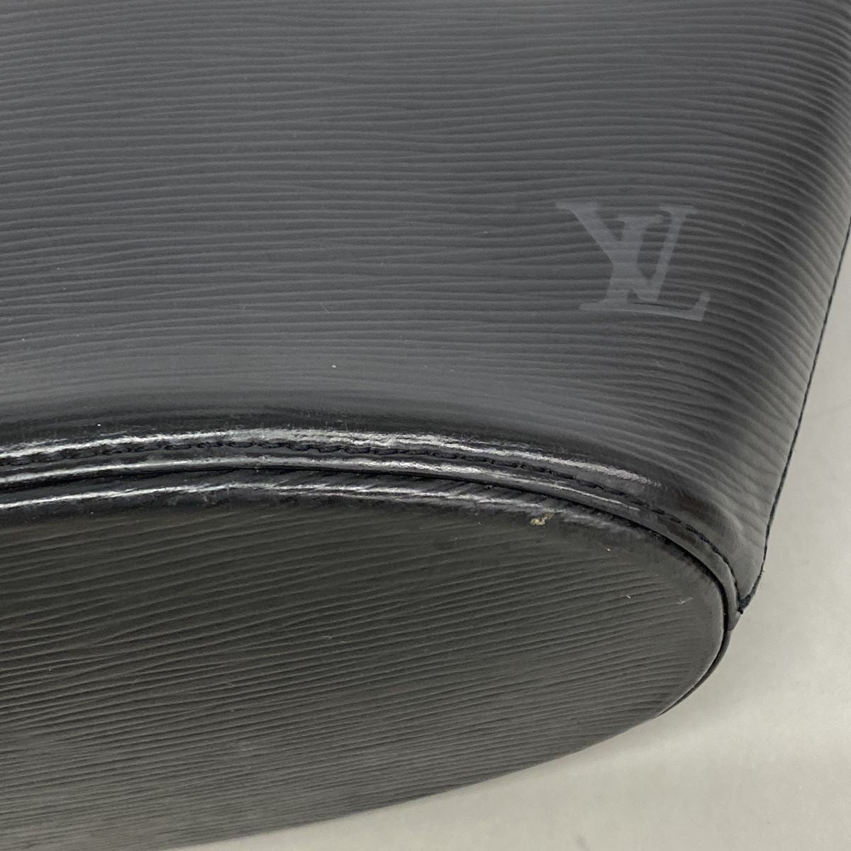 Louis Vuitton Epi Nocturne Noir Handbag — view 6