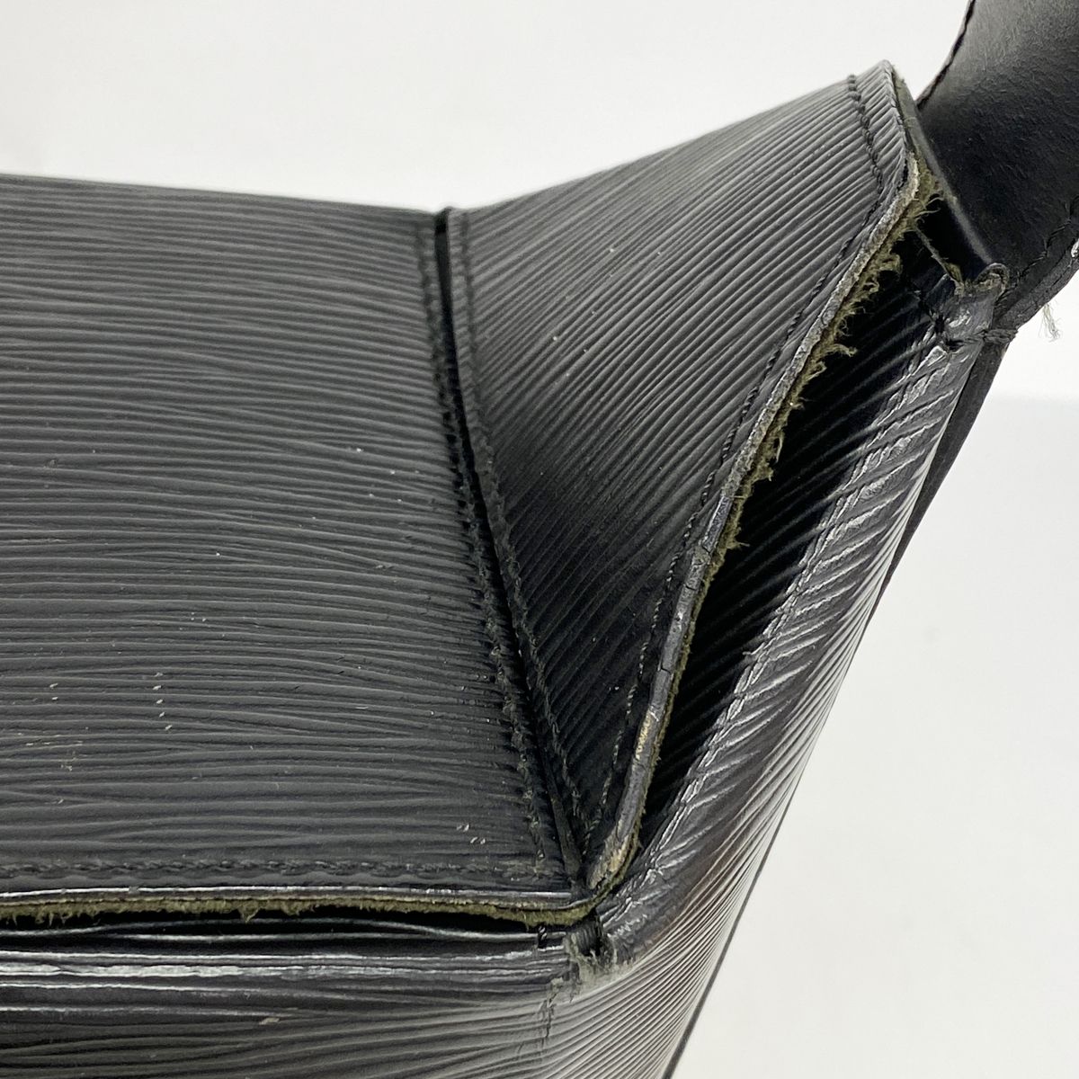 Louis Vuitton Shoulder Bag Epi Sac Saw Noir — view 7