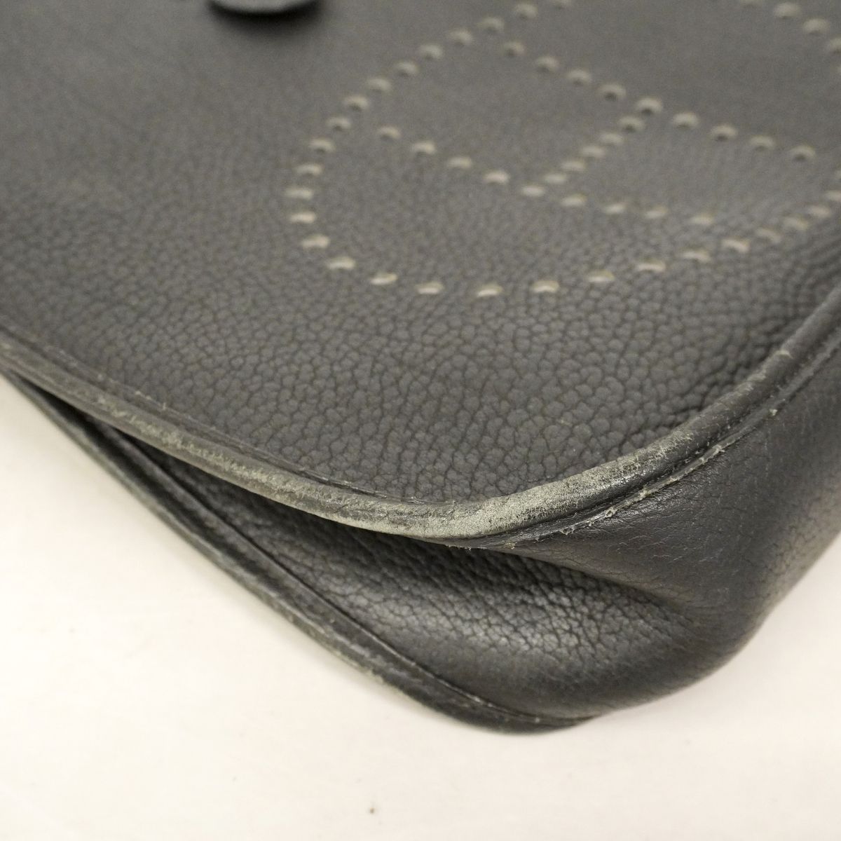 Hermes Shoulder Bag Evelyne Ardennes Black Gold — view 6
