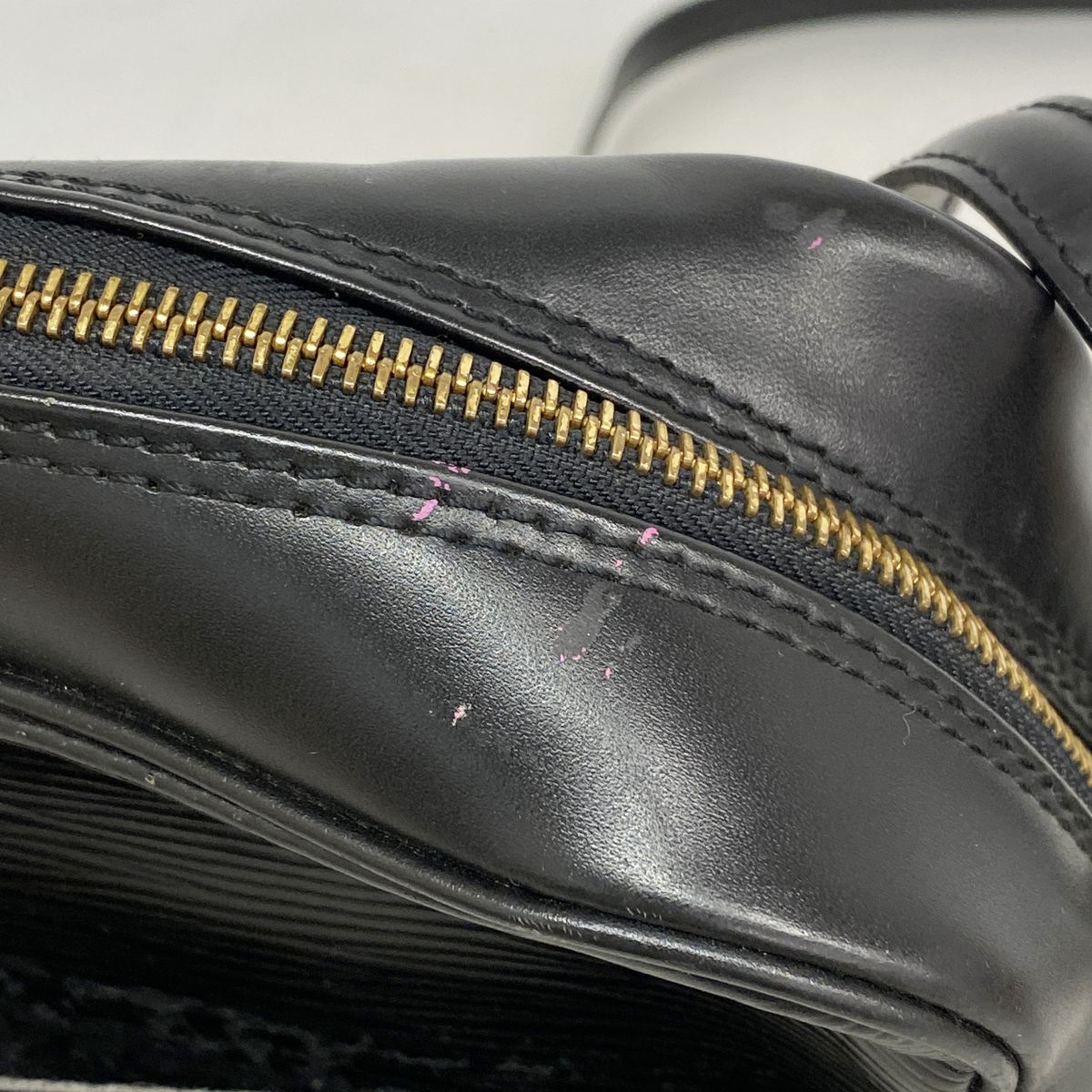 Louis Vuitton Shoulder Bag Epi Trocadero 27 Noir — view 8