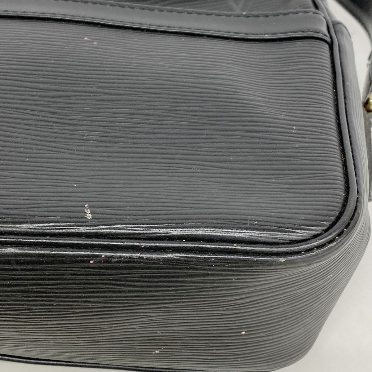 Louis Vuitton Shoulder Bag Epi Trocadero 27 Noir — view 6