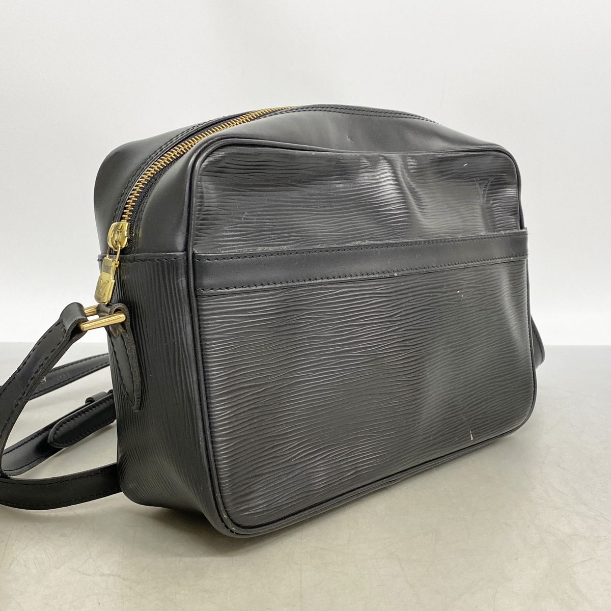 Louis Vuitton Shoulder Bag Epi Trocadero 27 Noir — view 2