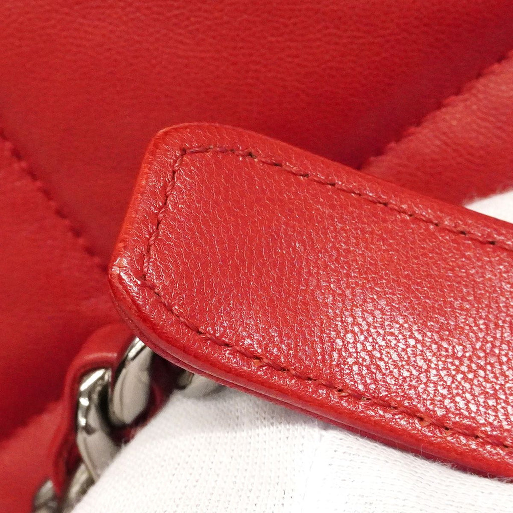 Chanel 19 Leather Red Gold 2-Way Bag — view 8