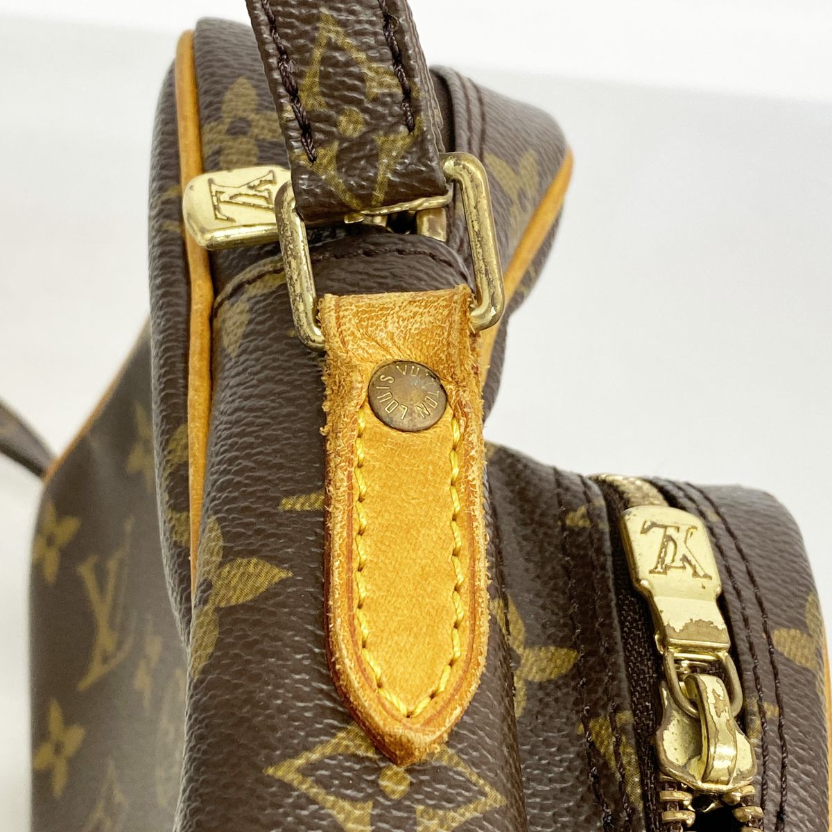 Louis Vuitton Shoulder Bag Monogram Amazon Brown — view 7