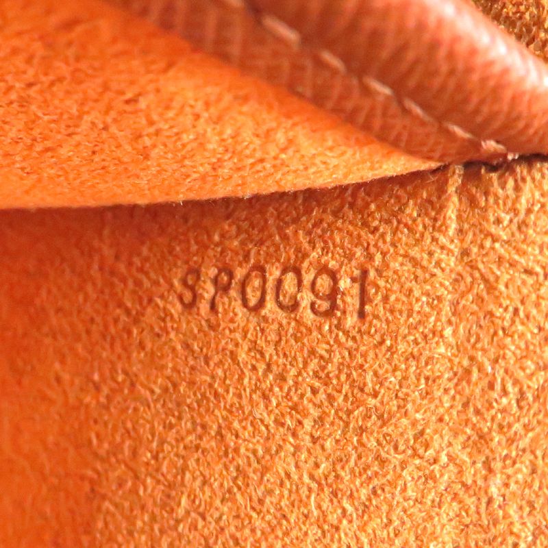 Louis Vuitton Shoulder Bag — view 8