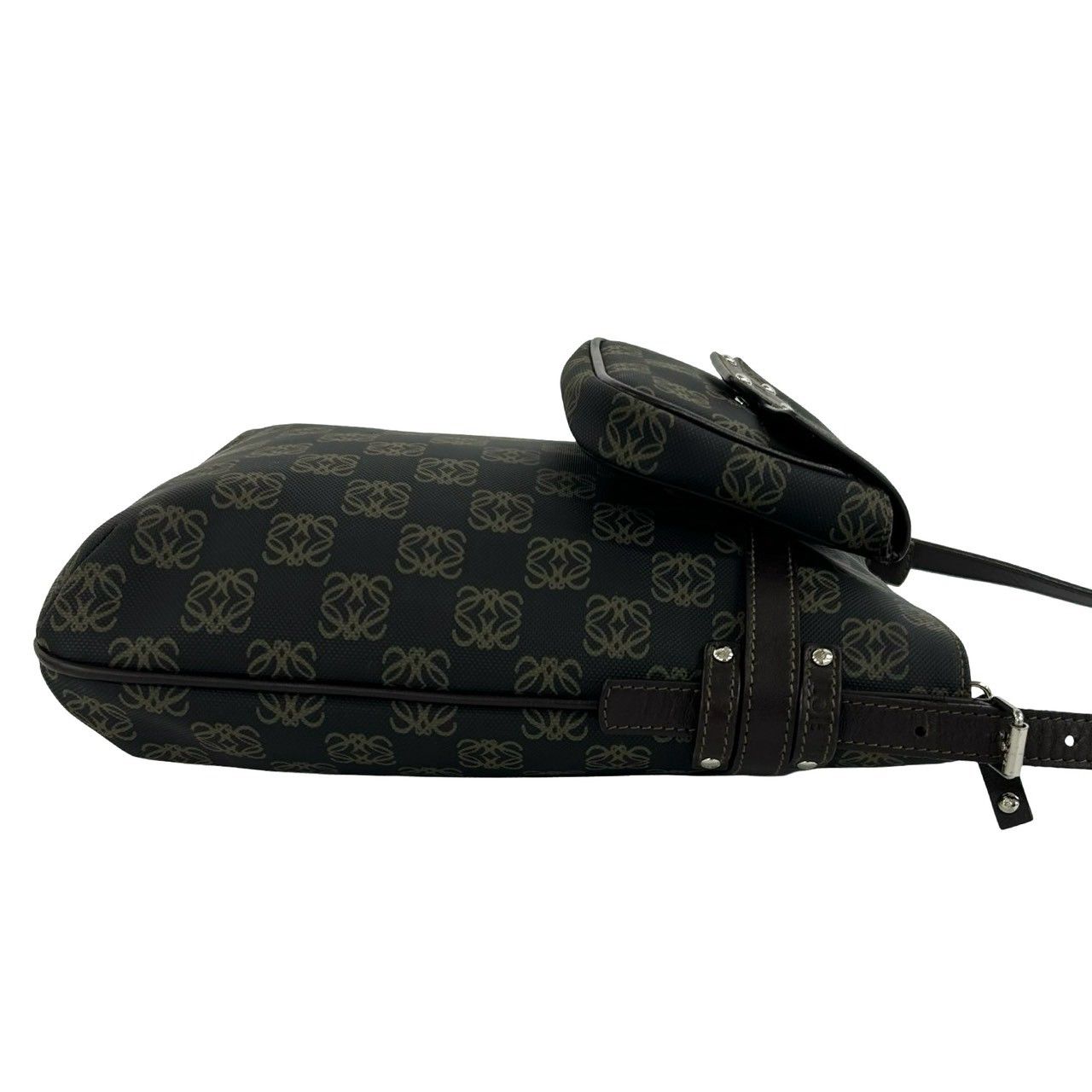 Loewe Anagram Pattern Logo Embossed Leather Shoulder Bag Crossbody Pochette — view 6