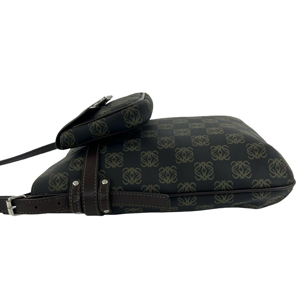 Loewe Anagram Pattern Logo Embossed Leather Shoulder Bag Crossbody Pochette — view 5