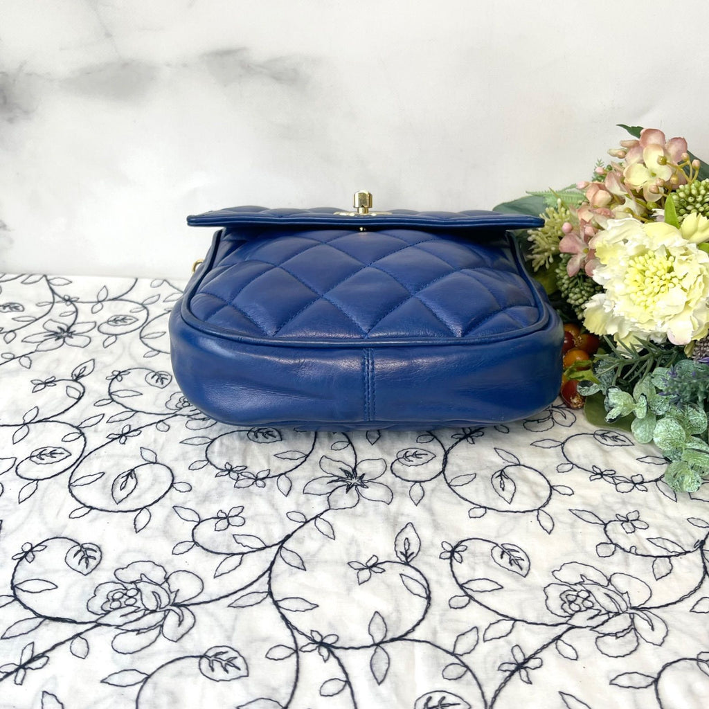 Chanel Vintage Quilted Shoulder Bag Back Blue — view 7