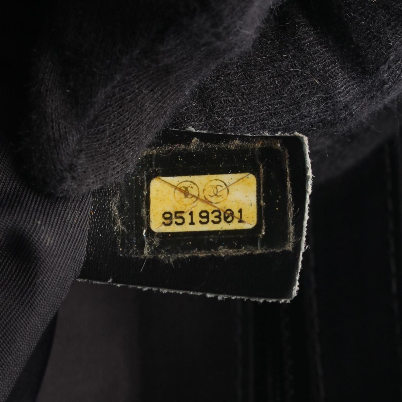 Chanel Tote Bag New Travel Line MM Black Nylon Leather MM — view 5