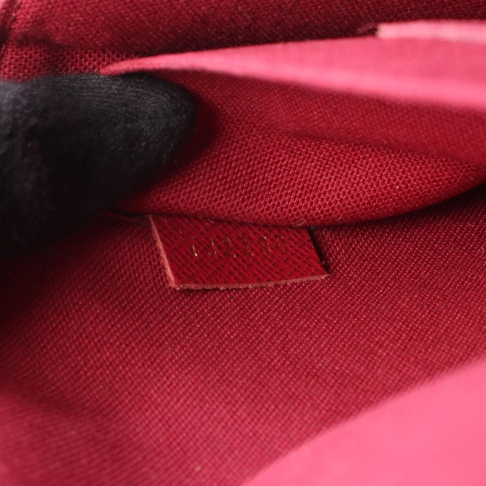 Louis Vuitton Shoulder Bag Pochette Felicie Monogram Fuchsia Canvas Leather — view 5