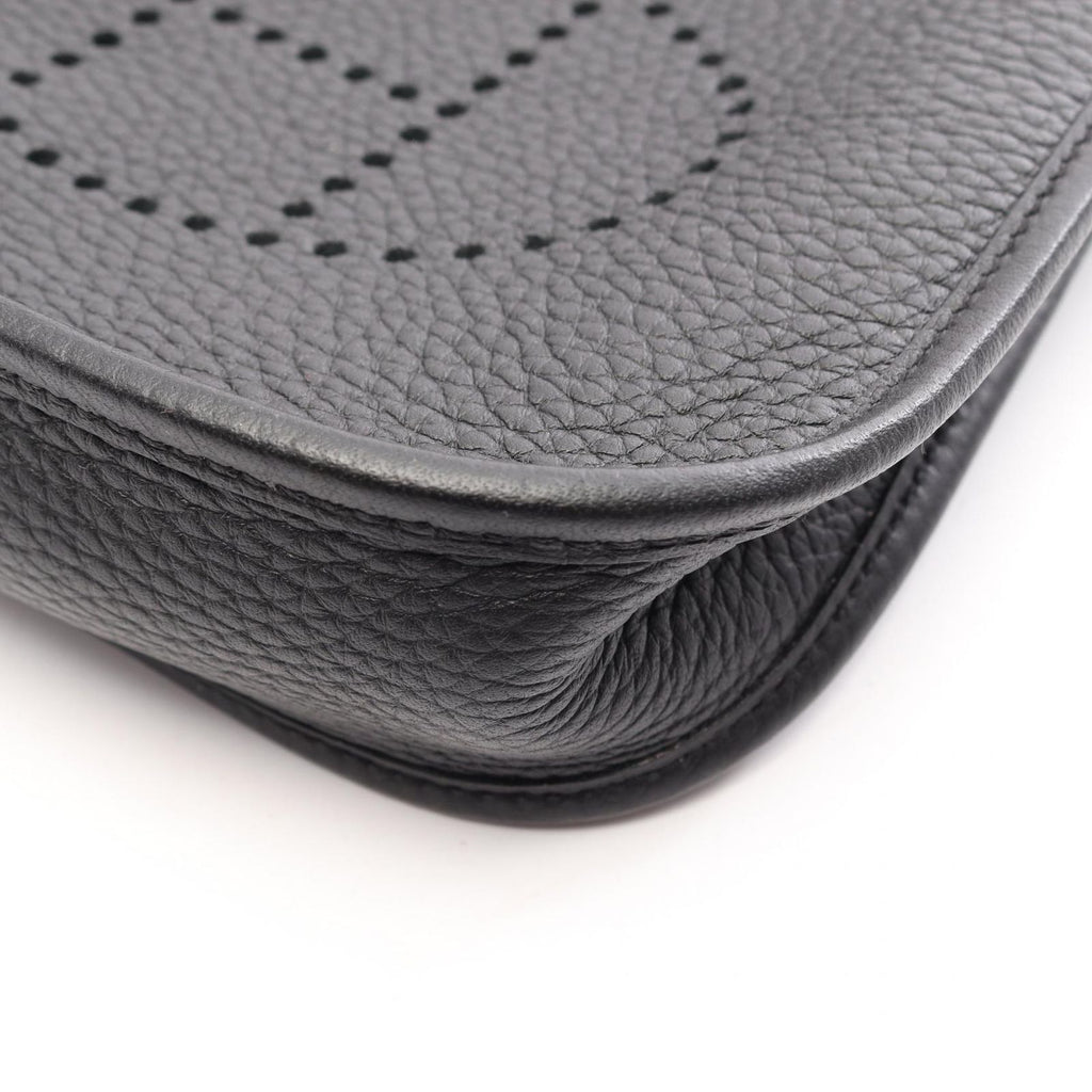 Hermes Shoulder Bag Evelyne Amazon TPM Black Leather — view 7