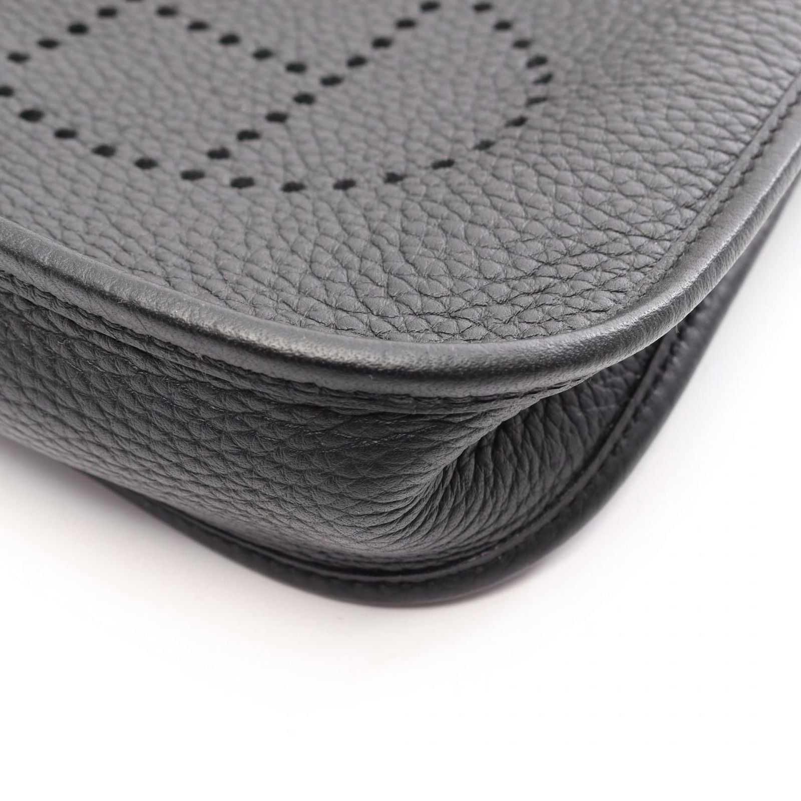 Hermes Shoulder Bag Evelyne Amazon TPM Black Leather — view 7