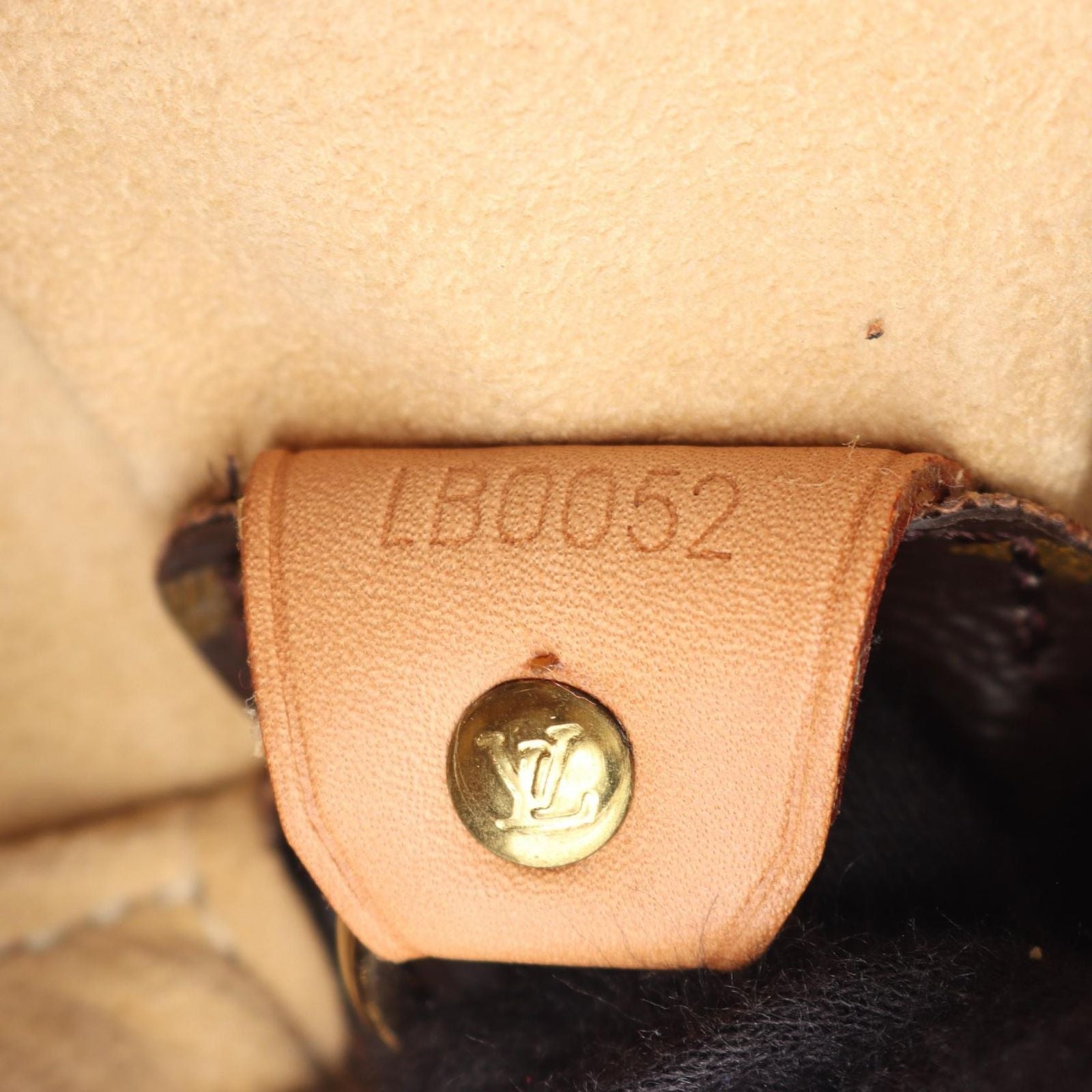 Louis Vuitton Shoulder Bag Looping GM Monogram Canvas Leather — view 5