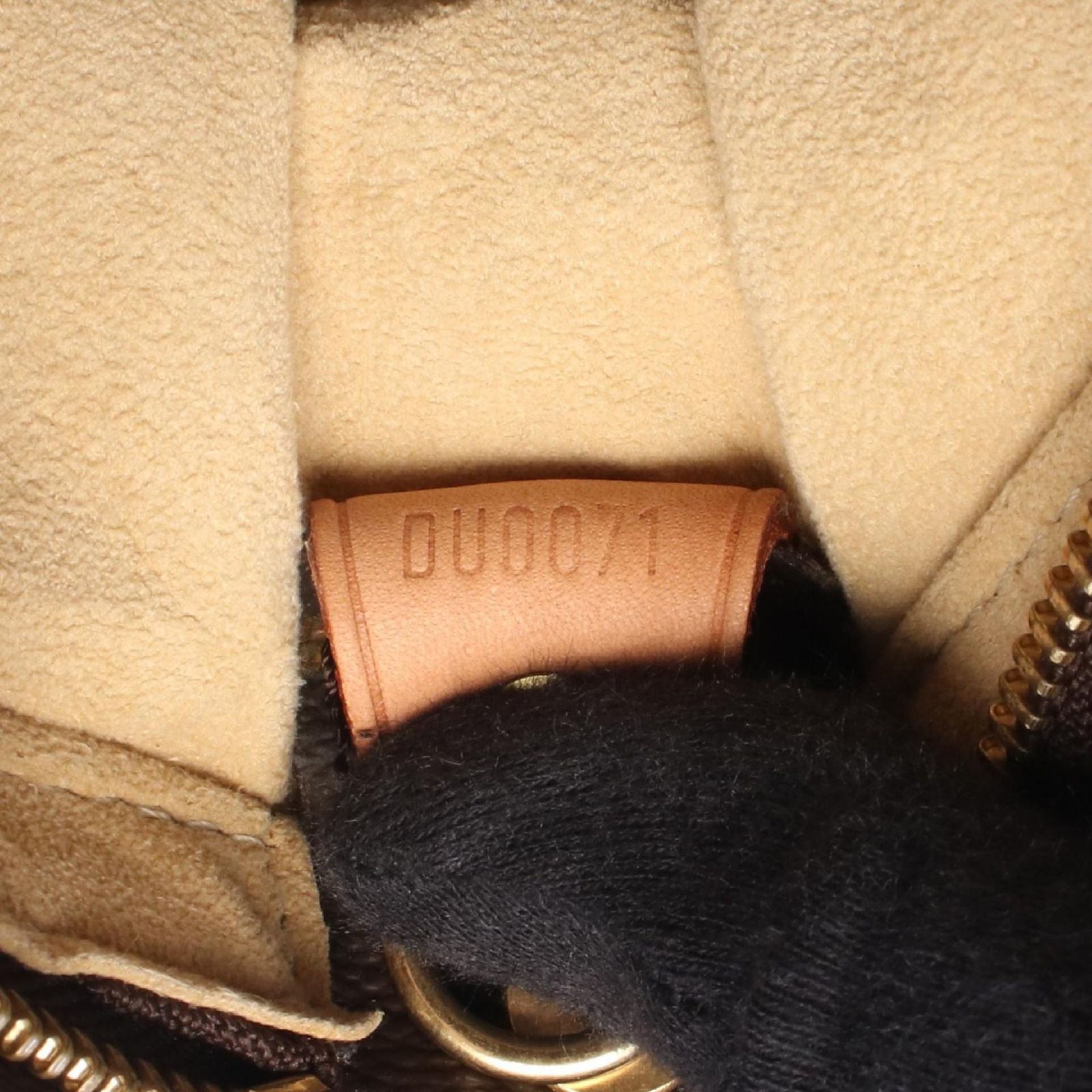 Louis Vuitton Shoulder Bag Looping GM Monogram Canvas Leather — view 5