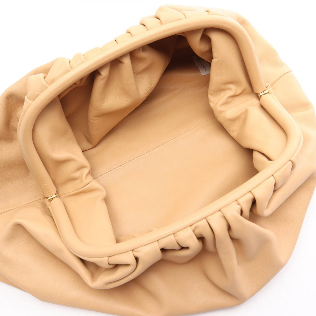 Bottega Veneta Clutch the Pouch Beige Leather — view 3