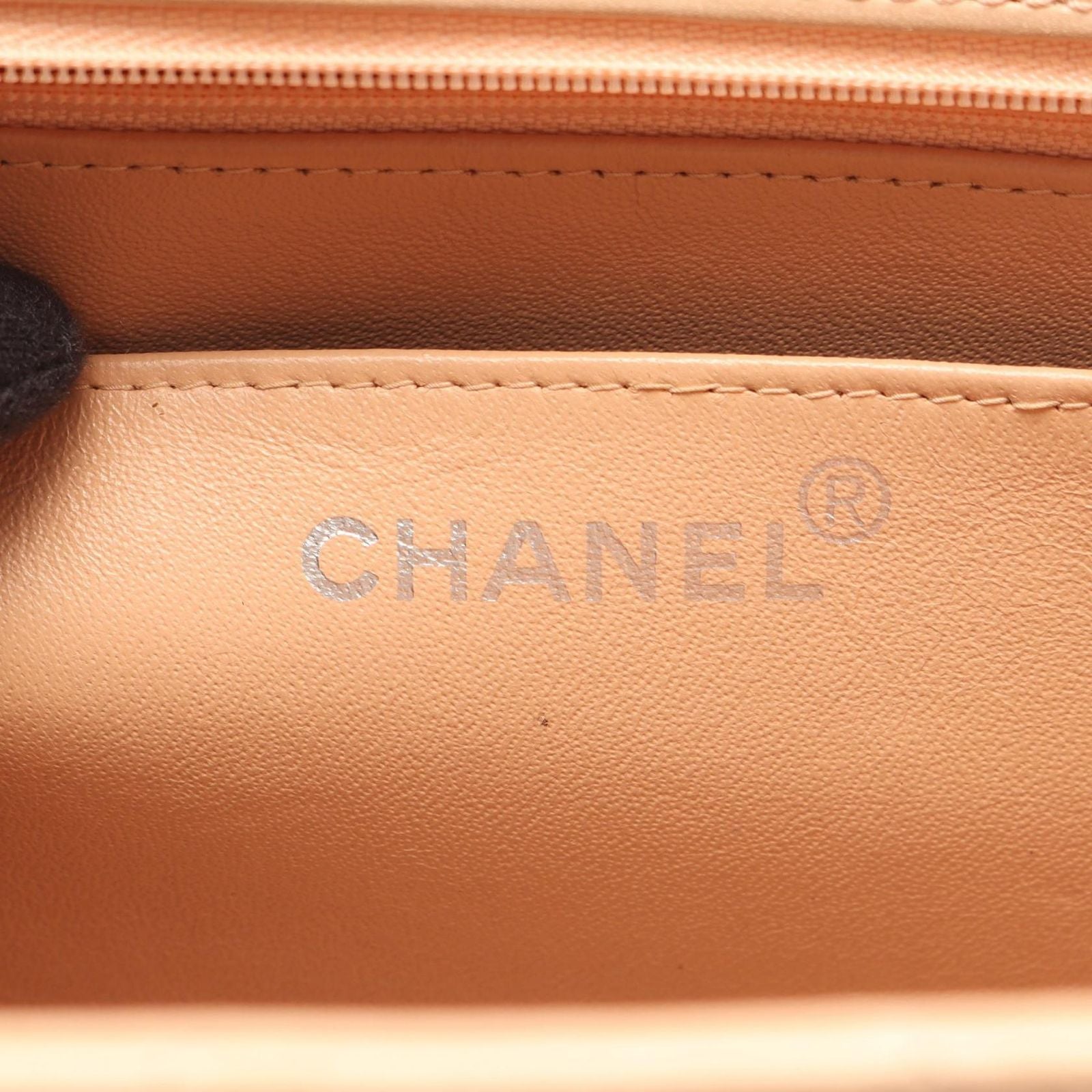Chanel Shoulder Bag Maxi Quilted Chain Beige Lambskin — view 4