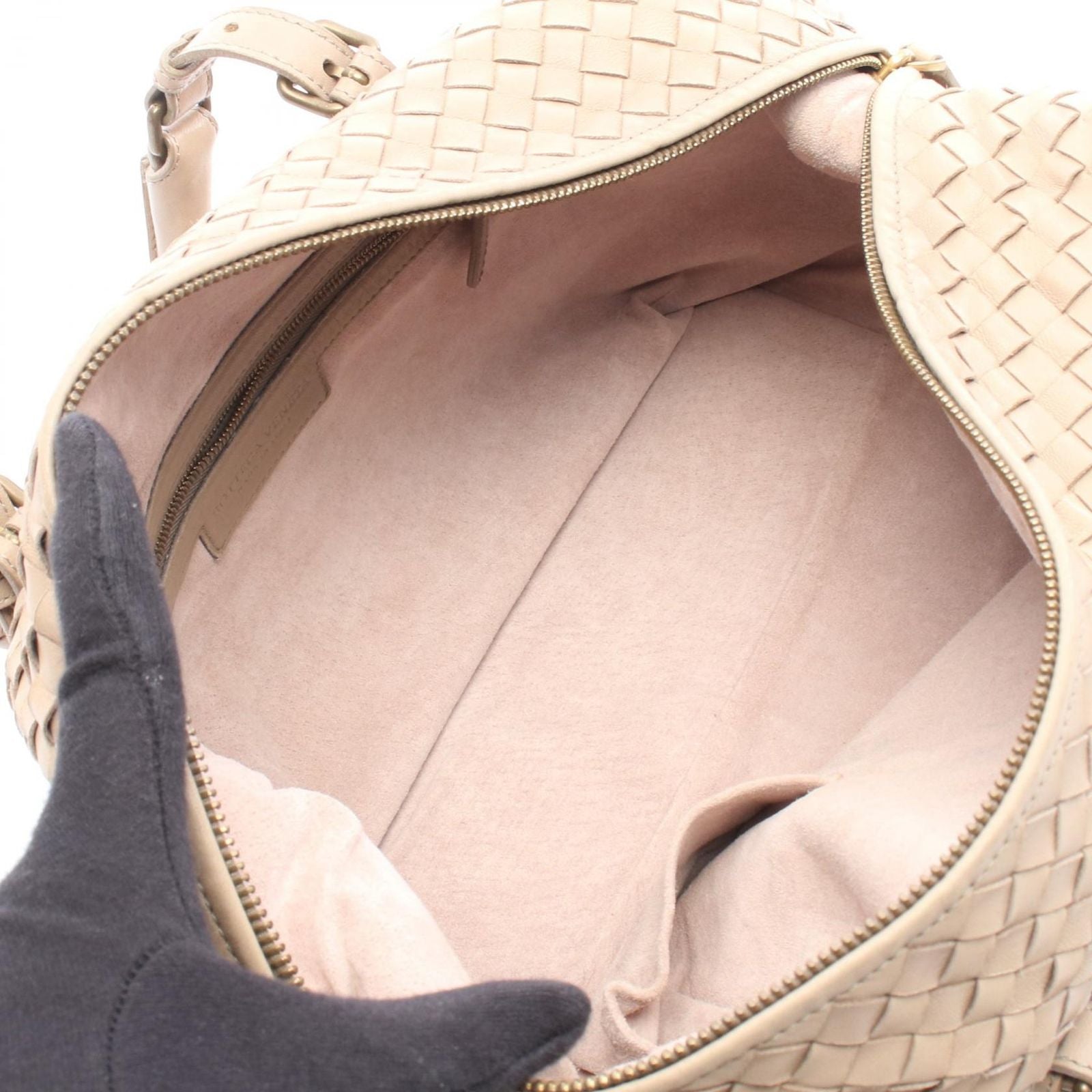 Bottega Veneta Intrecciato Beige Leather Handbag — view 3