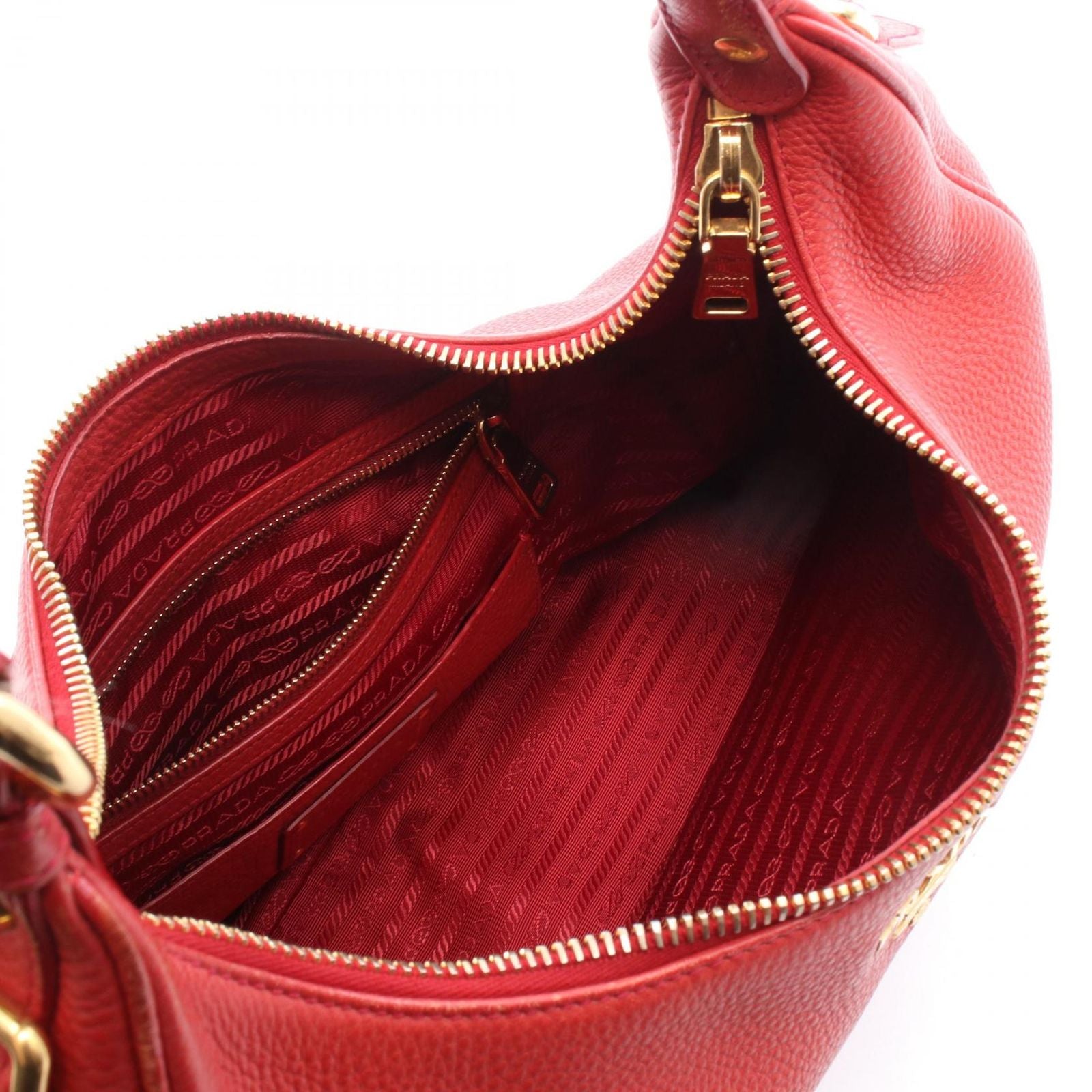 Prada Shoulder Bag Vitello Daino Red Leather Metal Logo — view 3
