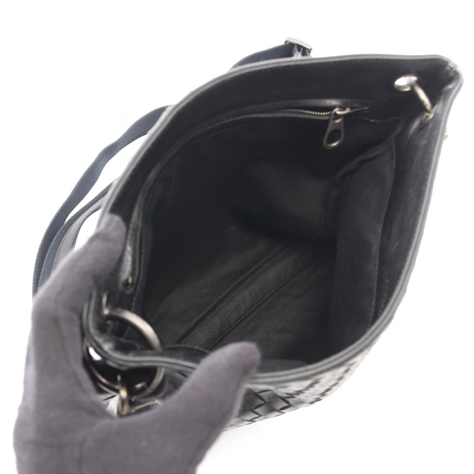 Bottega Veneta Shoulder Bag Intrecciato Black Navy Leather — view 3