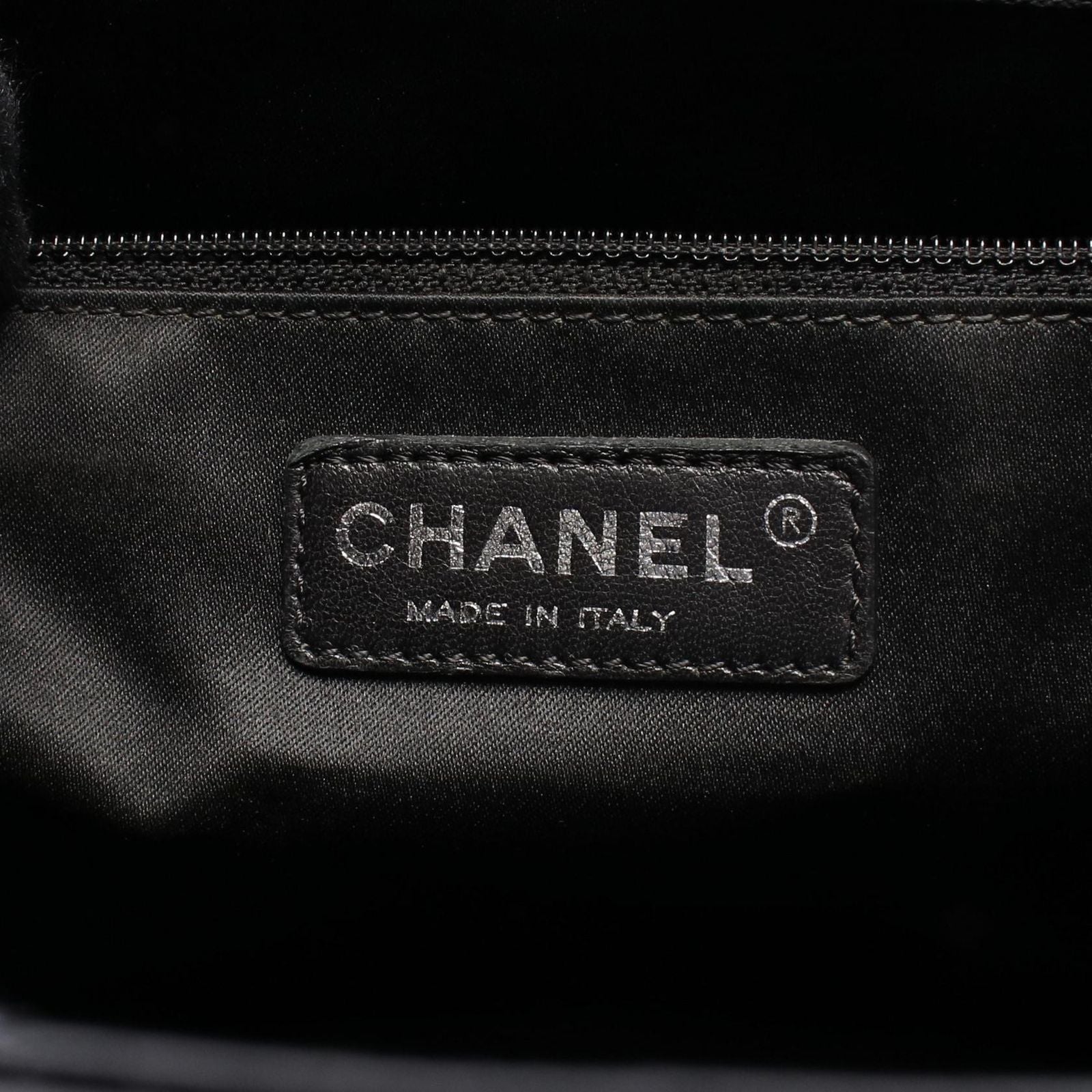 Chanel Tote Bag Quilted Grand Shopping GST Black Caviar Leather Chain — view 4