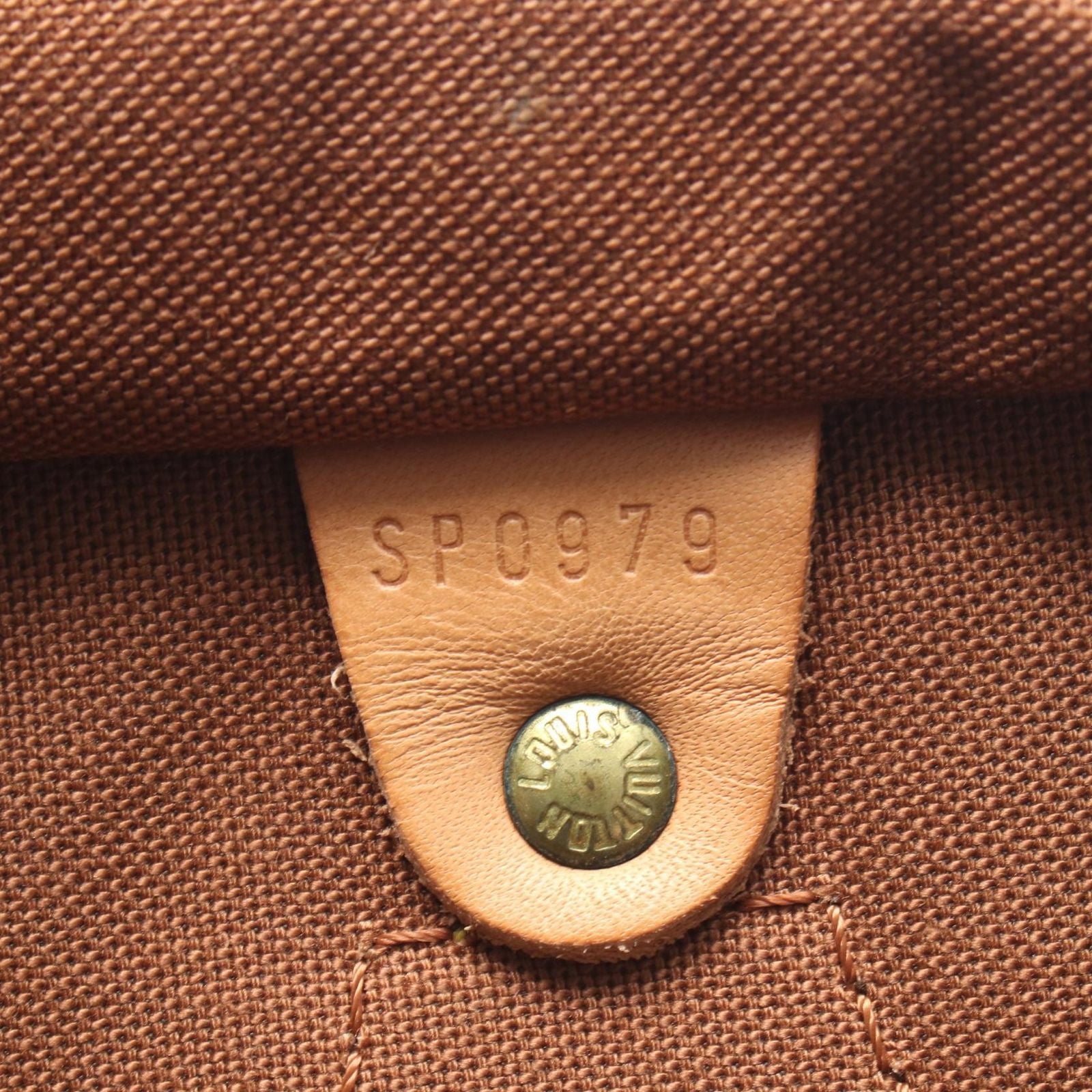 Louis Vuitton Speedy 40 Monogram Canvas Leather Handbag — view 5