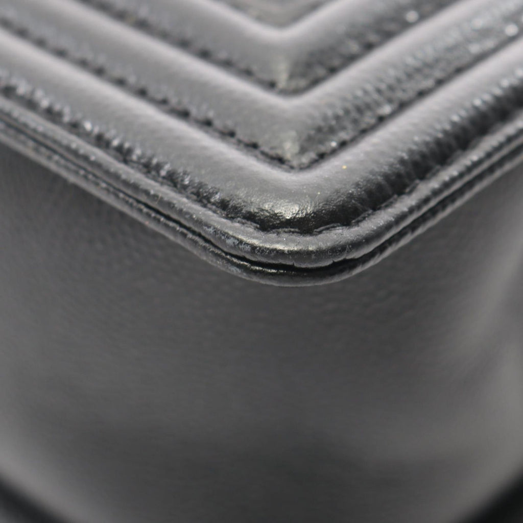 Chanel Shoulder Bag Boy Chez Blanc Stitch Black Caviar Leather Boy Chain — view 8