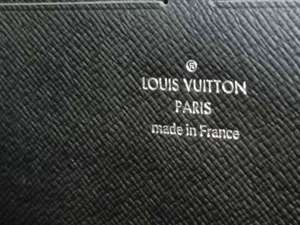 Louis Vuitton Clutch Pochette Jules PM Black Epi Silver — view 4