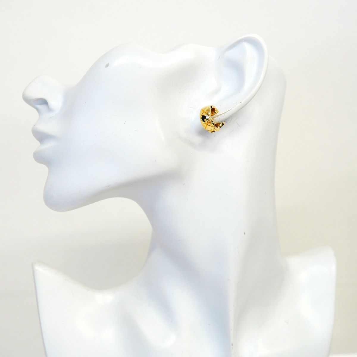 Chanel Earrings Coco Crush 18k Yellow Gold — view 5