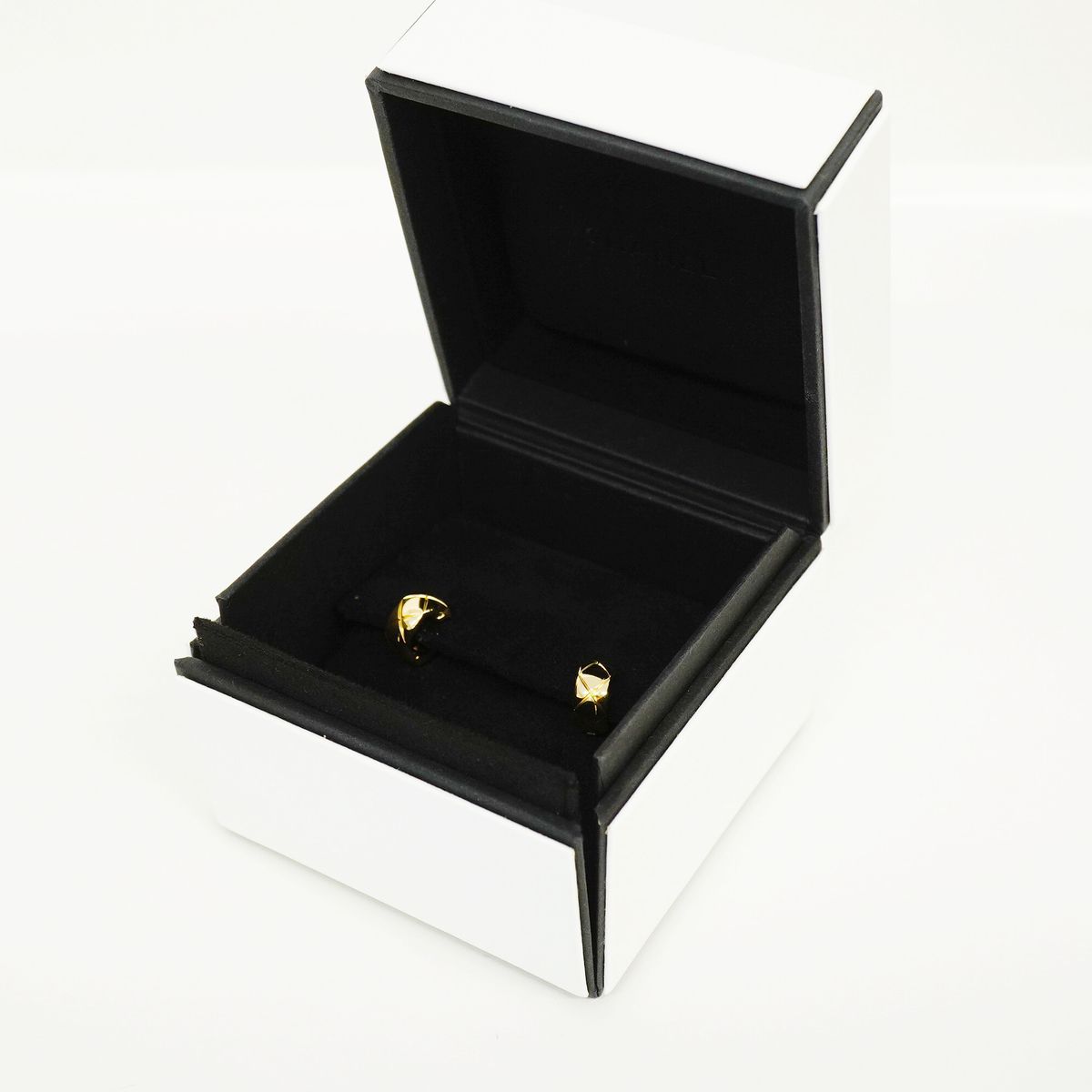 Chanel Earrings Coco Crush 18k Yellow Gold — view 6