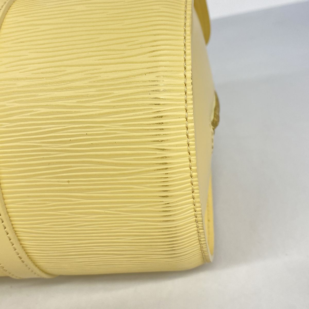 Louis Vuitton Epi Souflo Vanilla Handbag — view 8