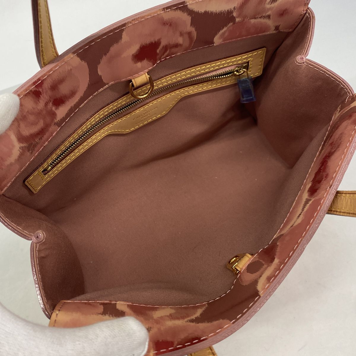 Louis Vuitton Vernis Ikat Flower Katarina BB Rose Vereur Handbag — view 4